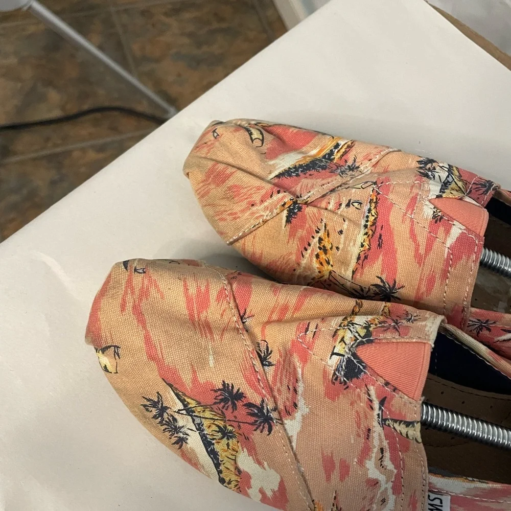 TOMS Tropical Island Sunset Canvas‎ Alpargata Shoes Womens 8 Peach Orange Multi